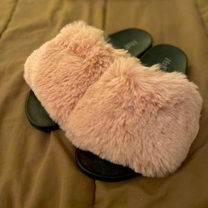 H2K Slippers